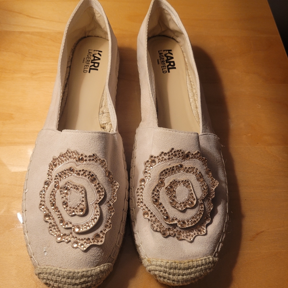 Karl Lagerfeld Paris Abby Flat Color- Pale Pink with SUEDE